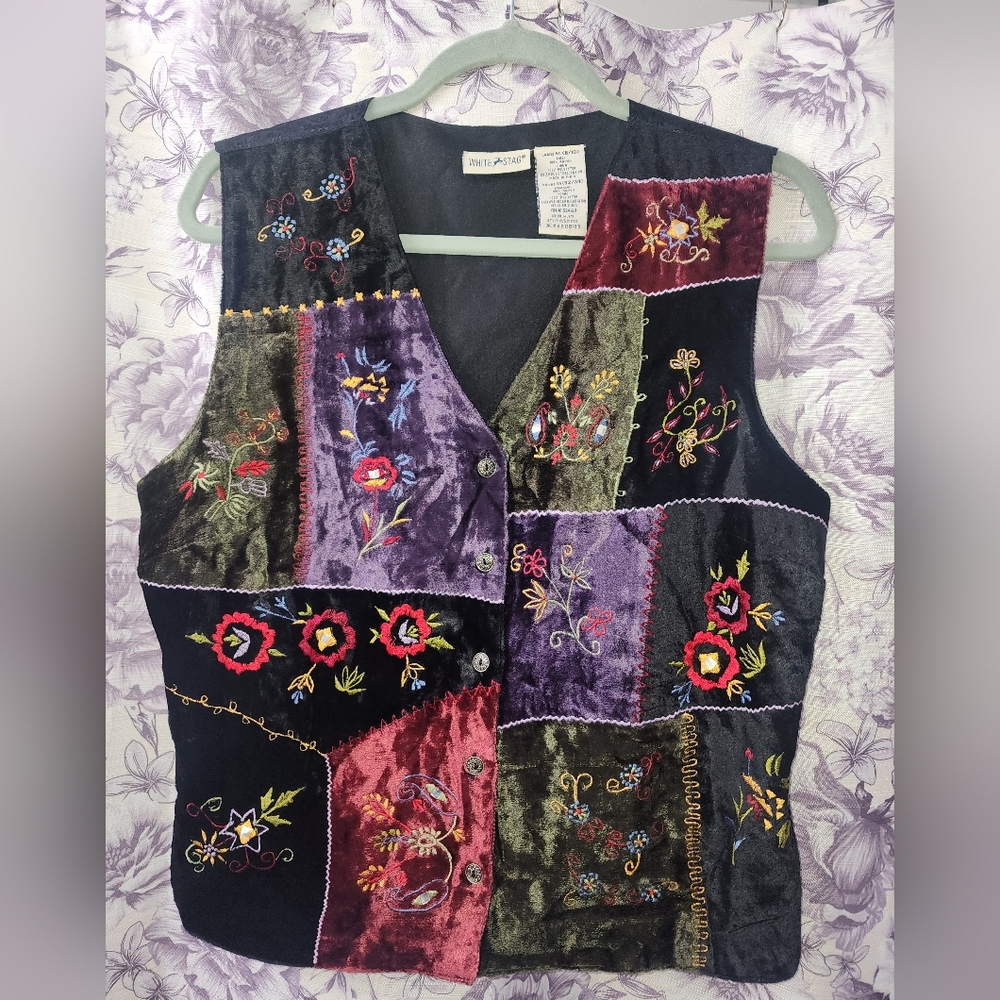 White Stag Vest Women Sz M Floral Embroidered Velvet Patchwork Jacquard Festival